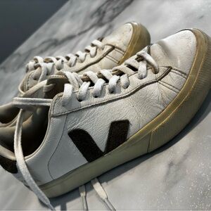 Size 7 veja sneakers
